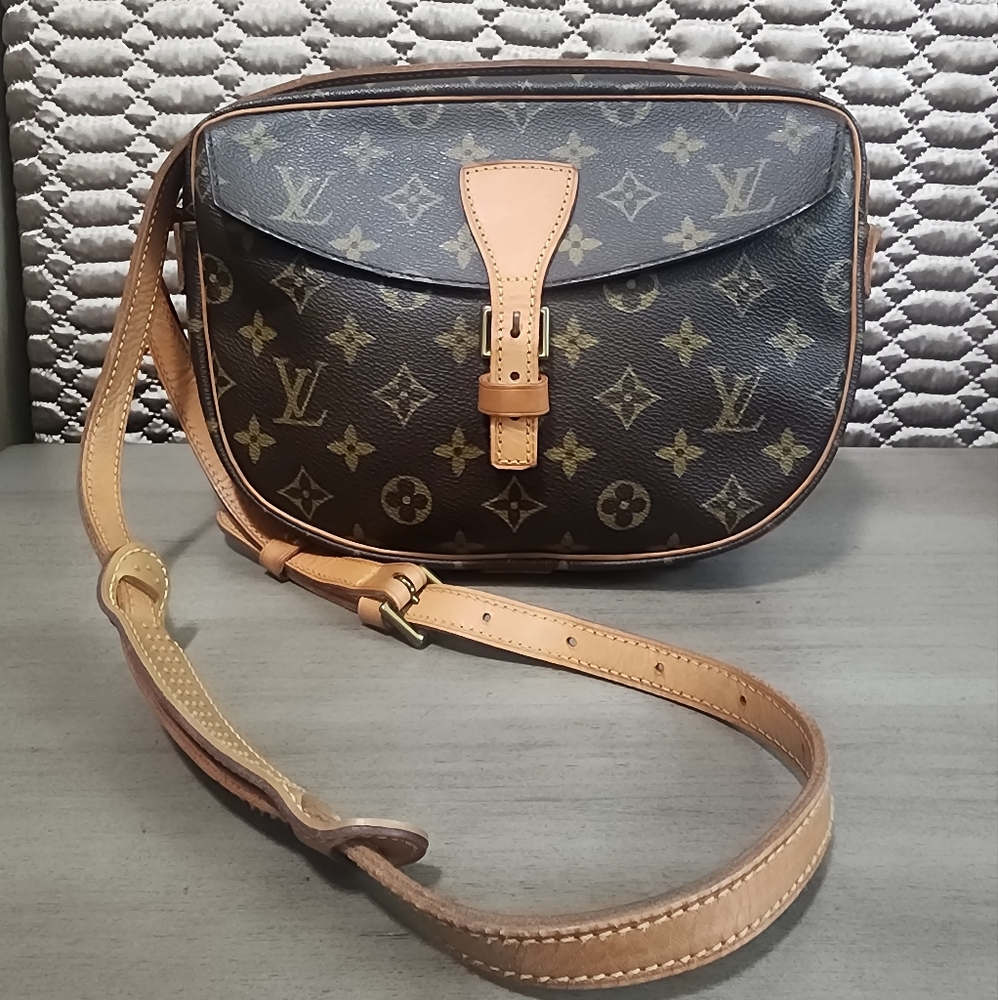 AUTHENTIC vintage(35 yrs.old) louis vuitton JEUNE FILLE MM